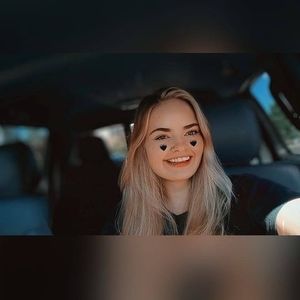 Meet your Posher, Hayley